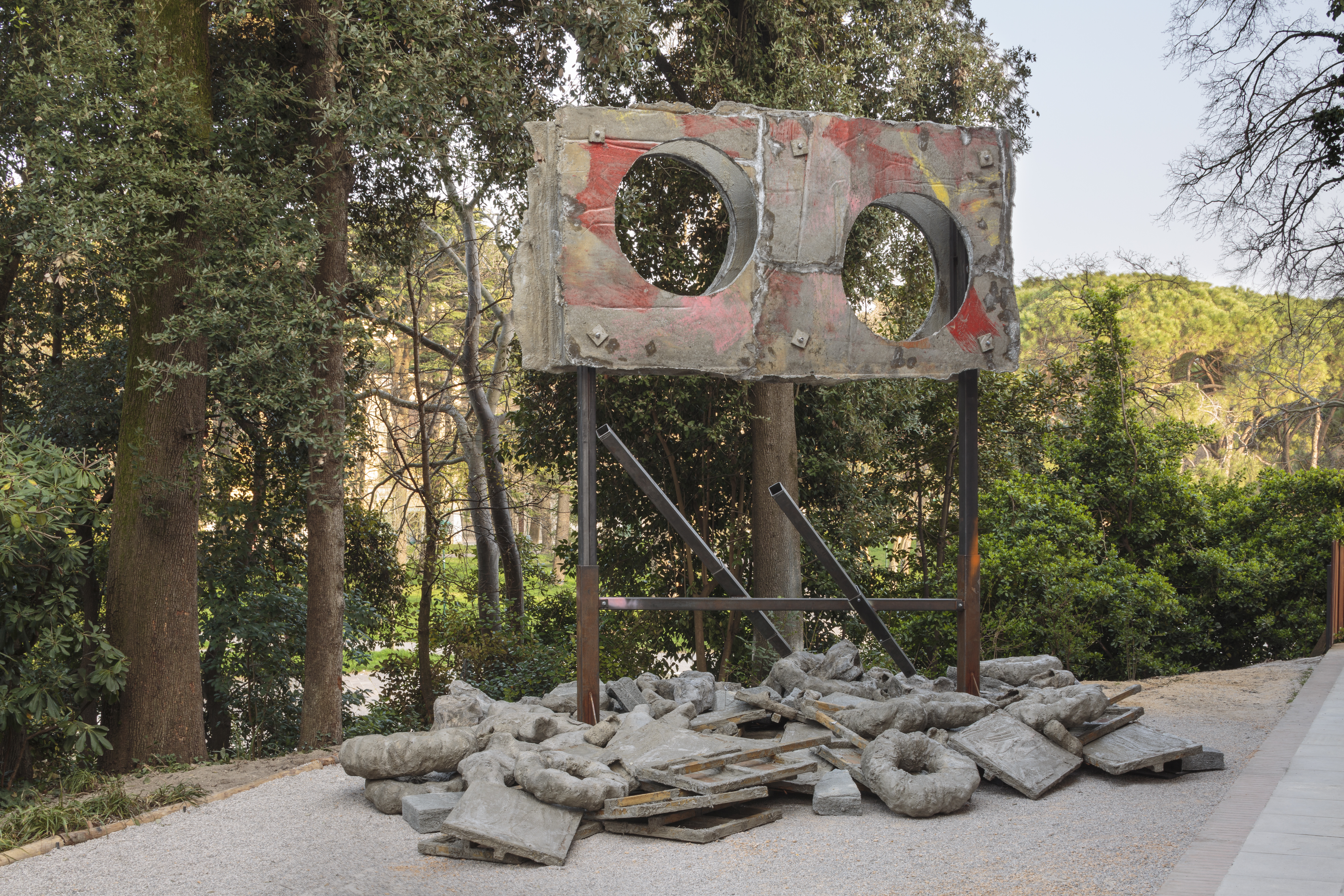 Installation view, folly, Phyllida Barlow, British Pavilion, Venice, 2017. Photo: Ruth Clark © British Council. Courtesy the artist and Hauser & Wirth